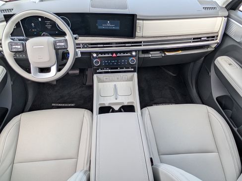 New 2025 Hyundai Santa Fe Calligraphy FWD image 5
