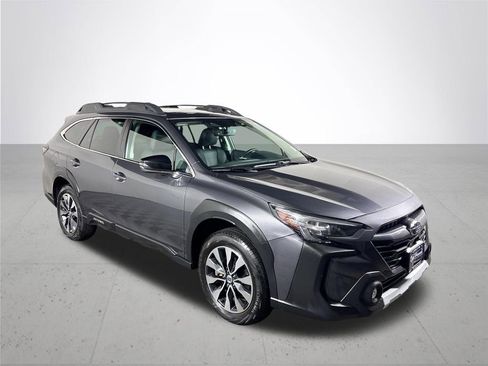 Used 2023 Subaru Outback Limited image 4