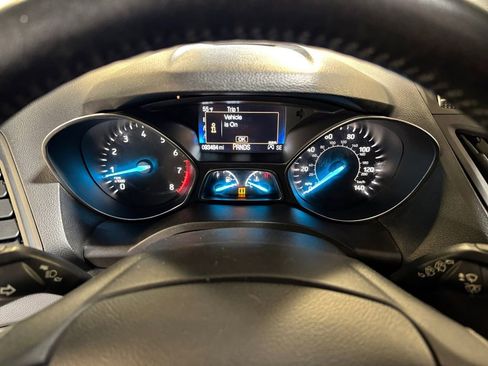 Used 2019 Ford Escape SEL image 16