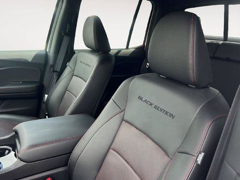 Certified 2025 Honda Ridgeline Black Edition image 9