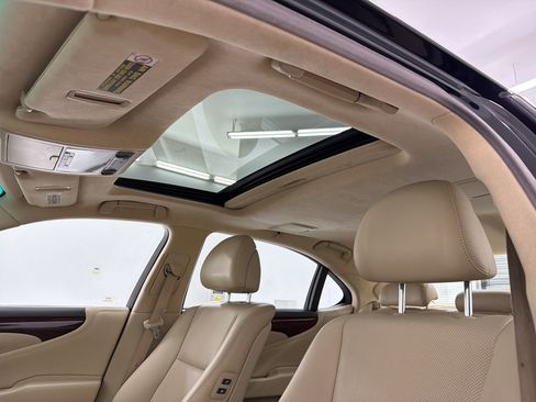 Used 2011 Lexus LS 460 L w/ Luxury Pkg image 14