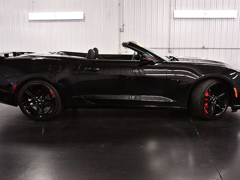 Used 2022 Chevrolet Camaro LT w/ Redline Edition RWD image 8