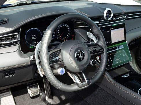 New 2026 Maserati Grecale Modena image 23