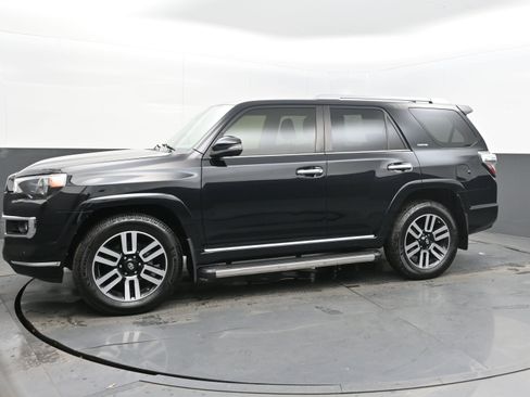 Used 2020 Toyota 4Runner Limited image 5