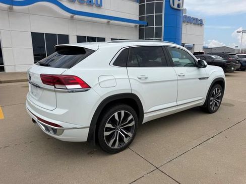 Used 2021 Volkswagen Atlas Cross Sport SEL R-Line FWD image 2