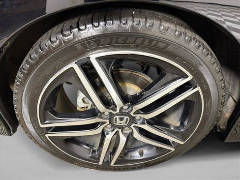 Used 2017 Honda Accord Touring image 19