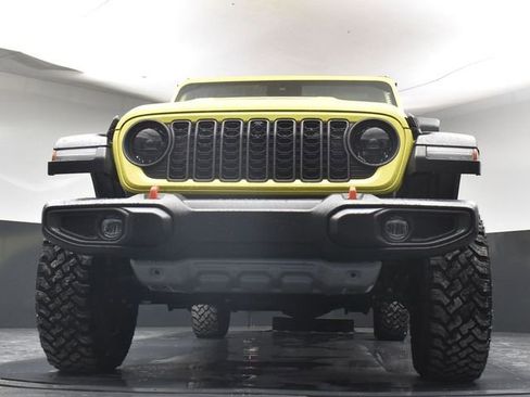 Used 2024 Jeep Gladiator Mojave w/ Technology Group image 33