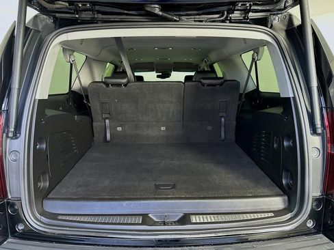 Used 2020 Chevrolet Suburban LT image 19