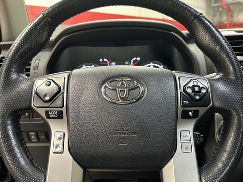Used 2023 Toyota 4Runner Limited AWD/4WD image 18