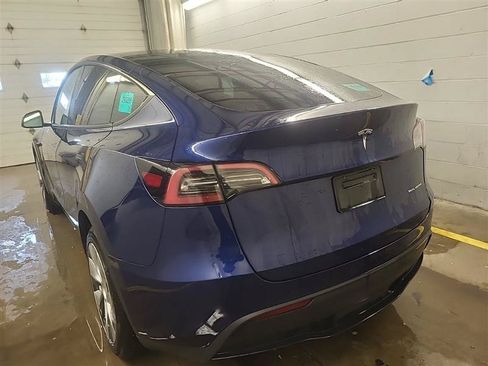 Used 2023 Tesla Model Y Long Range AWD/4WD image 4