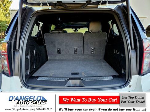 Used 2022 Chevrolet Suburban High Country image 36