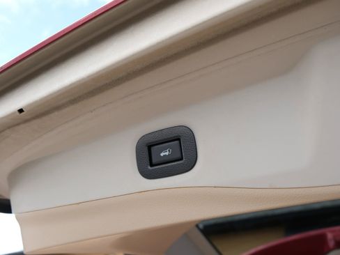 Used 2017 Nissan Rogue SL w/ SL Premium Package image 19