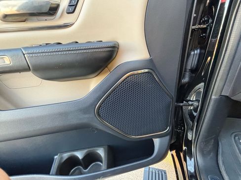 Used 2019 RAM 1500 Limited w/ Body Color Bumper Group image 13