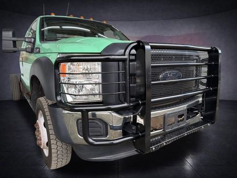 Used 2013 Ford F550 4x4 SuperCab Super Duty w/ Payload Upgrade Pkg image 5