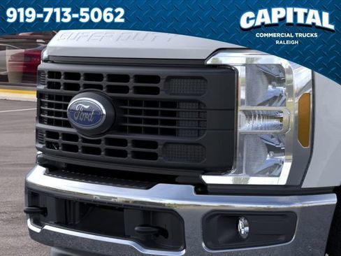 New 2026 Ford F250 XL w/ XL Chrome Package RWD image 19