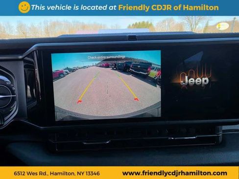 Used 2025 Jeep Wrangler Unlimited Sahara AWD/4WD image 22