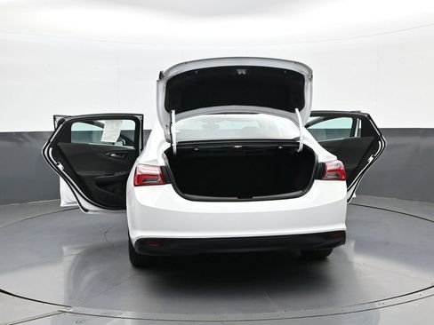 Used 2020 Chevrolet Malibu LT FWD image 32