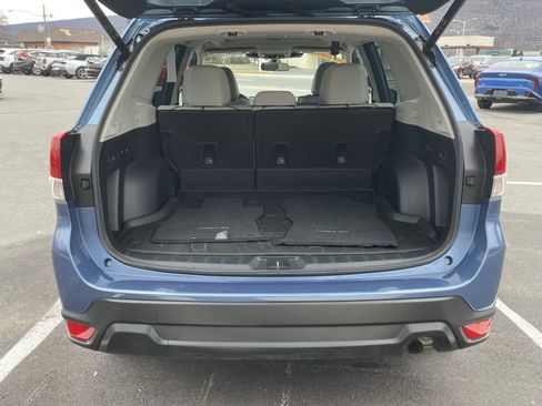 Used 2022 Subaru Forester Premium image 5