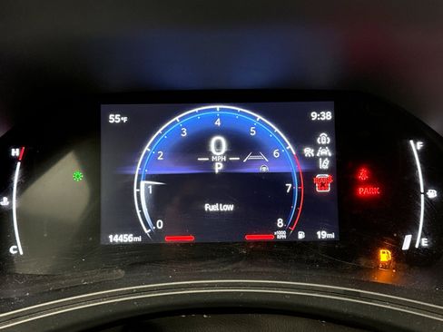 Used 2024 Toyota Grand Highlander AWD image 9