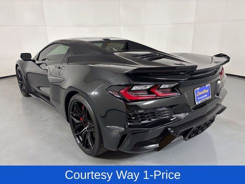 Used 2023 Chevrolet Corvette Z06 RWD image 8