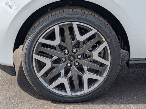 New 2026 Ford Expedition Max Platinum image 16