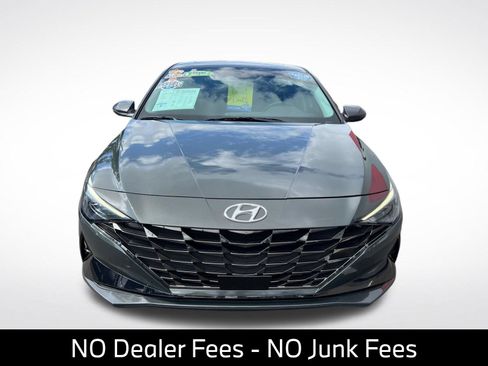 Used 2023 Hyundai Elantra Limited FWD image 2