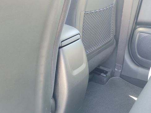 Used 2023 Hyundai Venue SEL FWD image 13