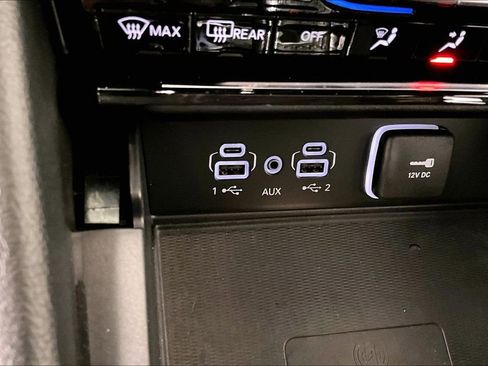 Used 2025 Jeep Grand Cherokee Altitude AWD/4WD image 15