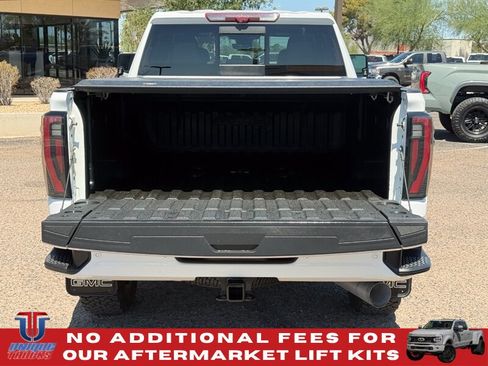 Used 2024 GMC Sierra 2500 AT4 w/ Technology Package AWD/4WD image 10