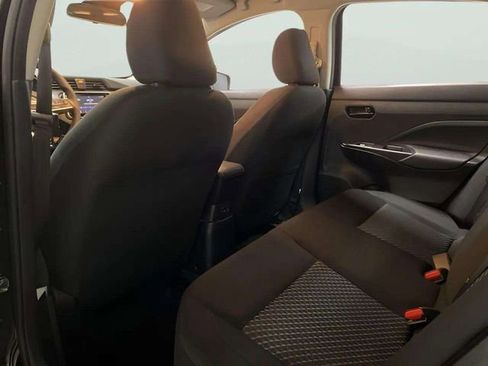 Used 2021 Nissan Versa S image 32