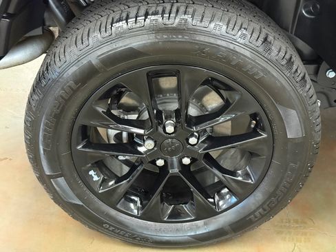 Used 2021 Jeep Wrangler Unlimited Sahara w/ Cold Weather Group AWD/4WD image 25