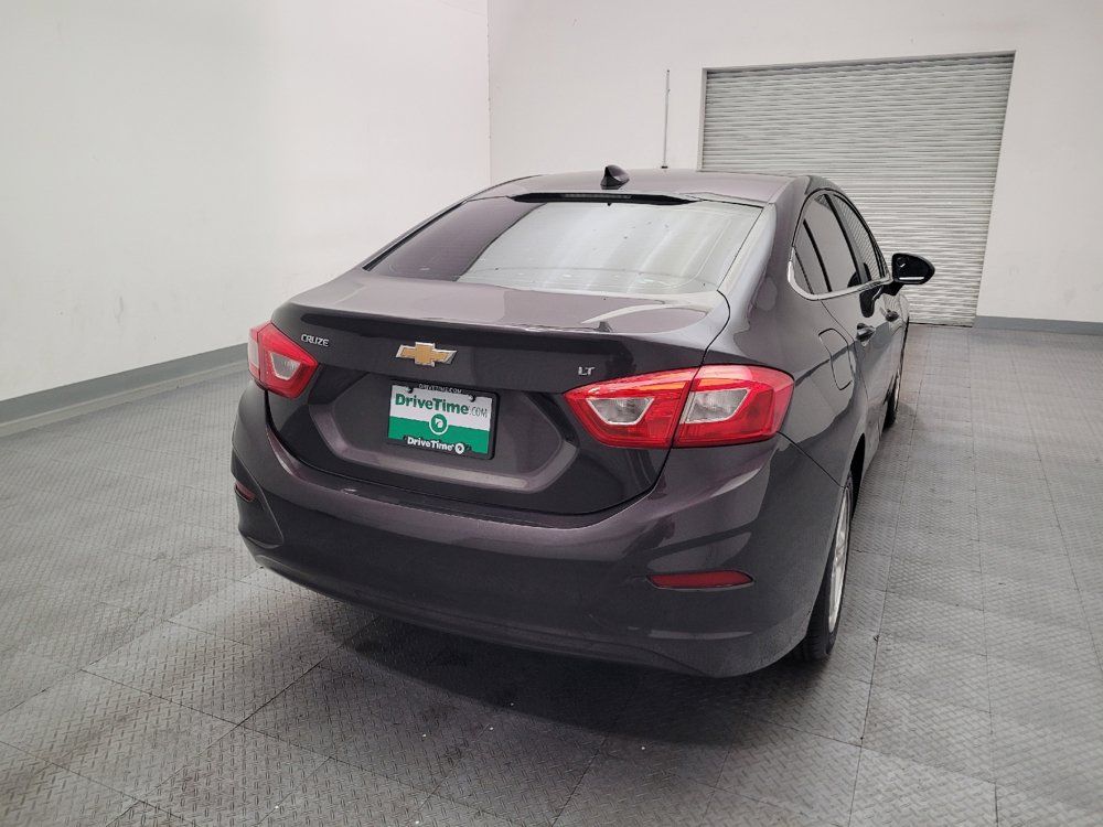 Used 2017 Chevrolet Cruze LT FWD image 7