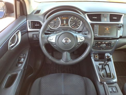 Used 2019 Nissan Sentra SR FWD image 6