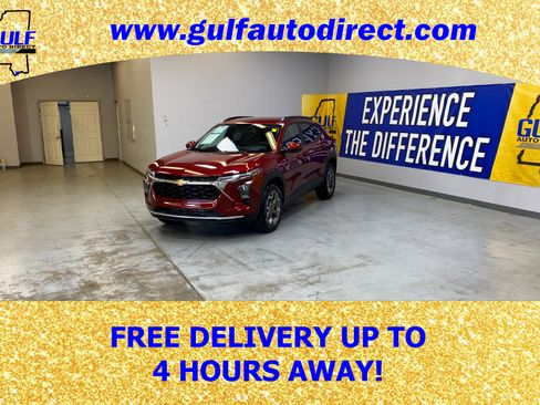 Used 2025 Chevrolet Trax LT w/ LT Convenience Package image 4