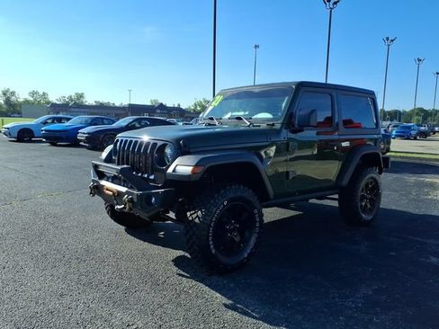 Used 2021 Jeep Wrangler Sport AWD/4WD image 3