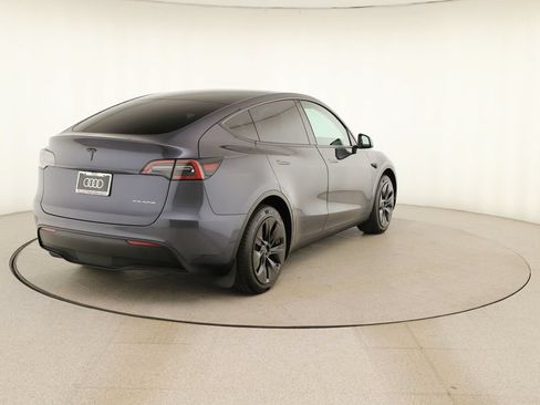 Used 2023 Tesla Model Y Long Range AWD/4WD image 6