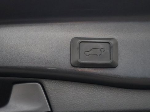 Used 2024 Toyota RAV4 XLE Premium image 16