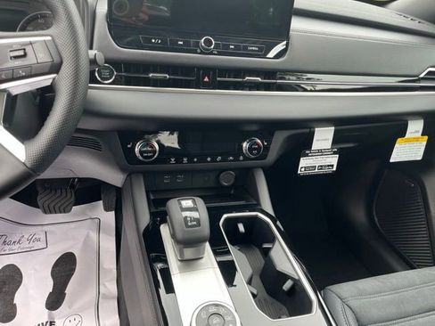 New 2026 Mitsubishi Outlander LE FWD image 17