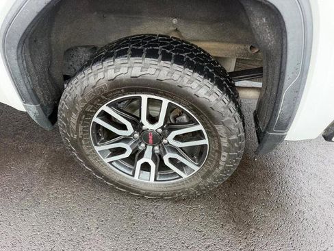 Used 2021 GMC Sierra 1500 AT4 w/ AT4 Preferred Package AWD/4WD image 8
