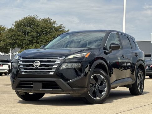 Used 2024 Nissan Rogue SV AWD/4WD image 2