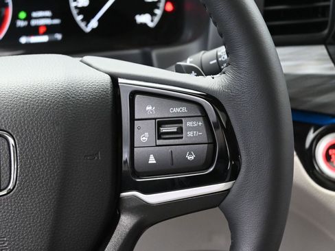 Used 2025 Honda Odyssey Elite image 30