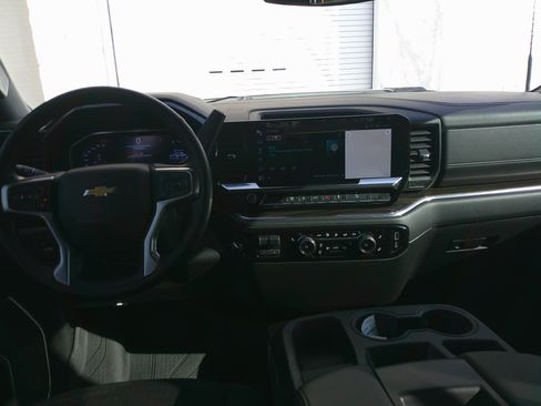 Used 2024 Chevrolet Silverado 2500 LT w/ Convenience Package image 30