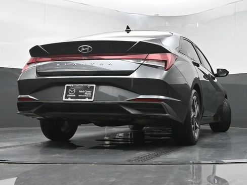 Used 2023 Hyundai Elantra SEL w/ Convenience Package FWD image 30