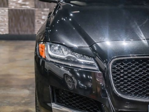 Used 2020 Jaguar XF Prestige image 44
