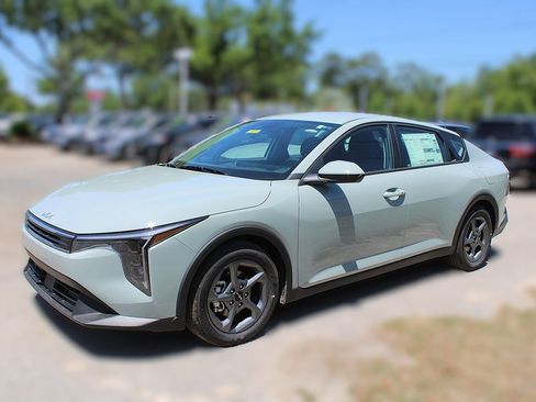New 2025 Kia K4 LXS image 14