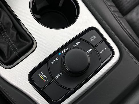 Used 2019 Jeep Grand Cherokee Trackhawk AWD/4WD image 25