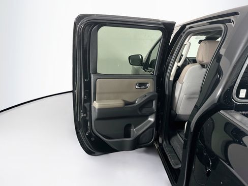 Used 2022 Nissan Frontier SV RWD image 25