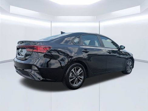 Used 2024 Kia Forte LXS FWD image 4