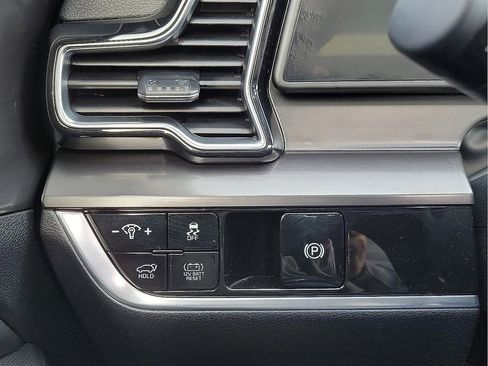 Used 2024 Kia Sportage EX w/ EX Premium Package image 14