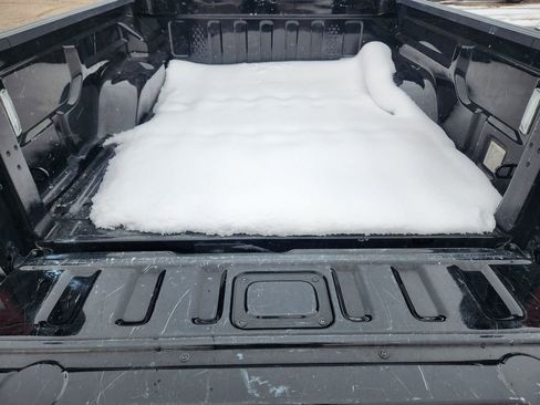 Used 2023 Jeep Gladiator Sport image 16